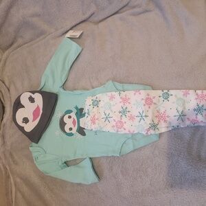 Snow Adorable Penguin 3 piece set 3-6 months NWT - Onesie, pants hat